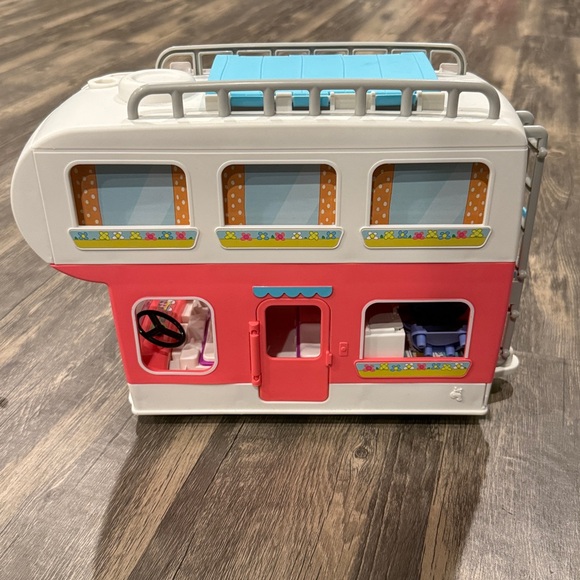 Peppa Pig Peppa’s Adventures Peppa’s Family Motorhome Toy playset - Picture 2 of 10